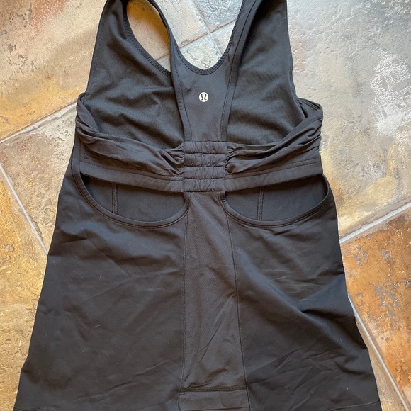 LULULEMON TURBO RACERBACK SZ 6 BLACK - Picture 1 of 3
